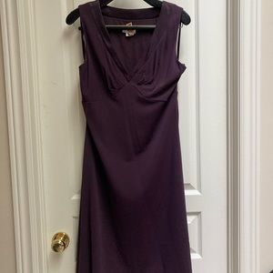 ANNE TAYLOR LOFT formal Sheath in rich plum. V-neck Ribbon trim Sidezip. Size 14